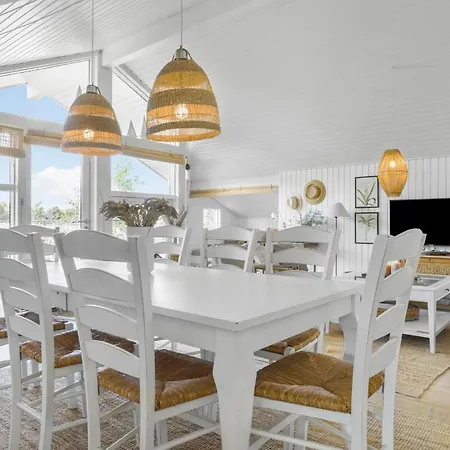 펜션 Beach Front Home In Oster Assels With Sauna Oster Assels